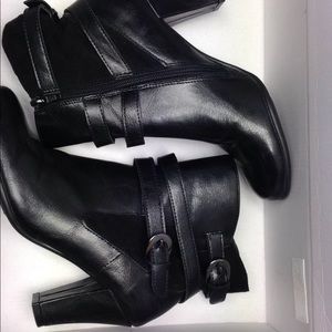 Heels boots